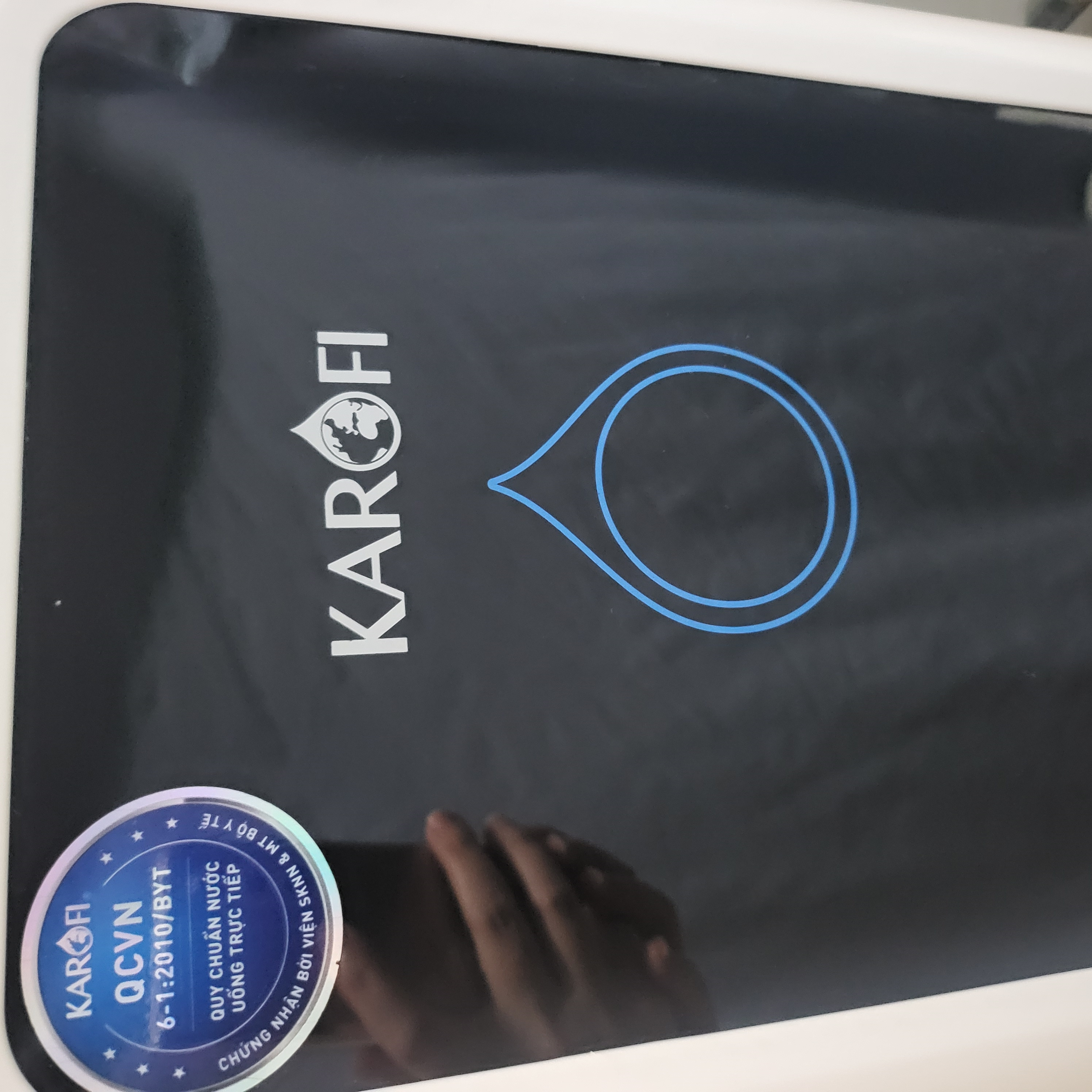 Máy lọc nước nóng lạnh Karofi KAD-D66