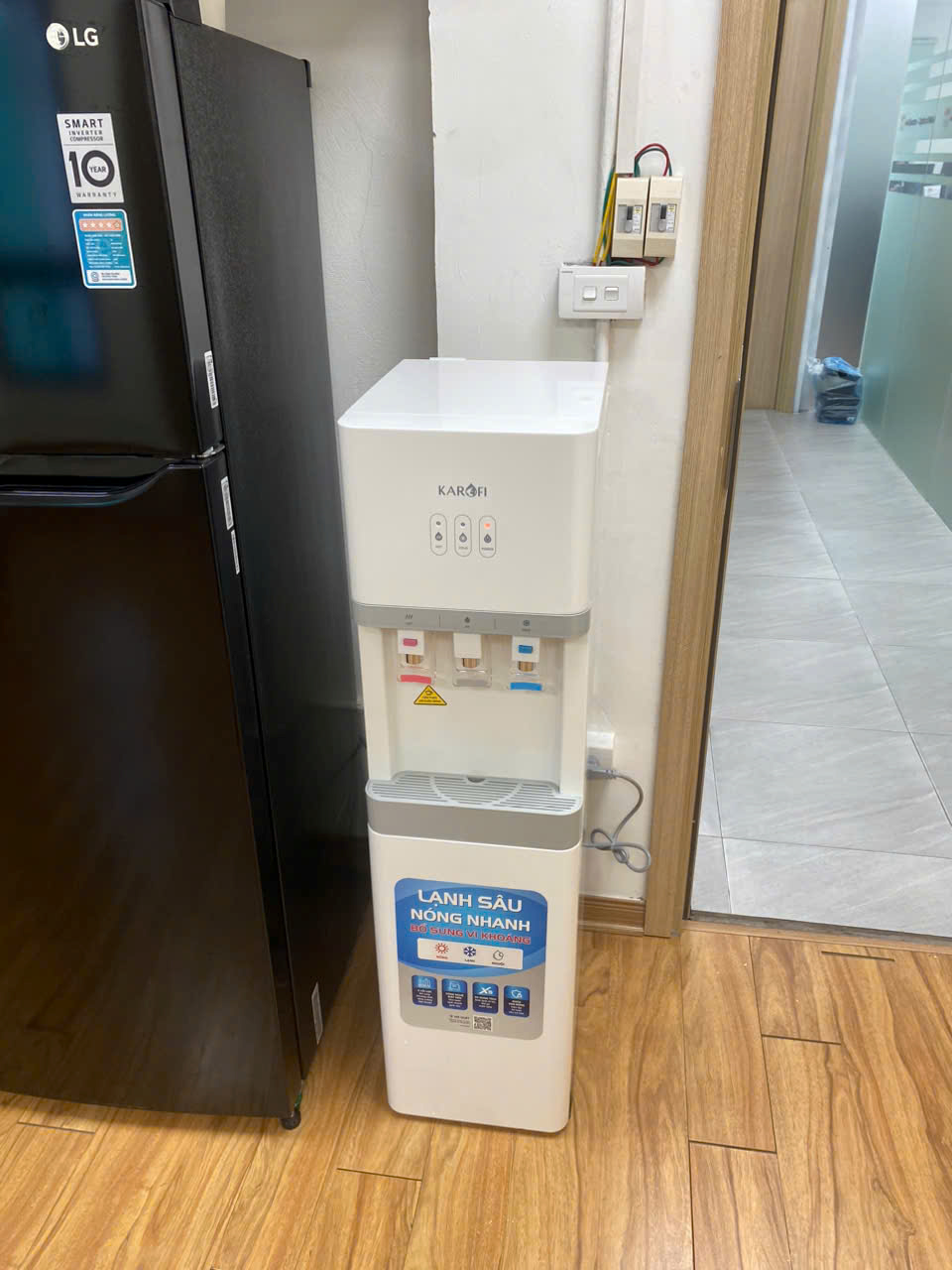 Cây nước nóng lạnh Karofi HCV209 - Mẫu mới 2026