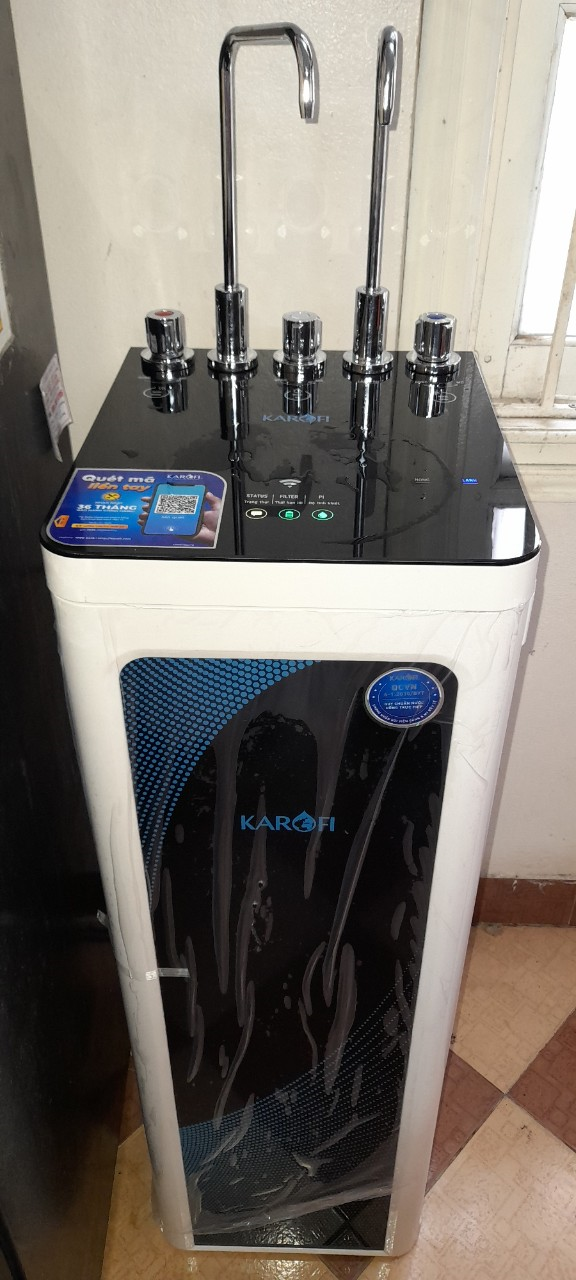 Máy lọc nước nóng lạnh Karofi KAD-D52