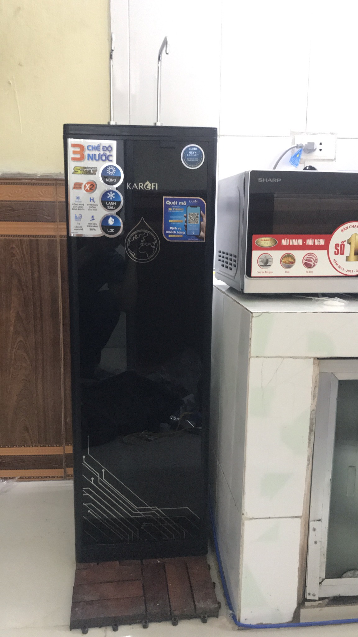 Máy lọc nước nóng lạnh Karofi KAD-D66